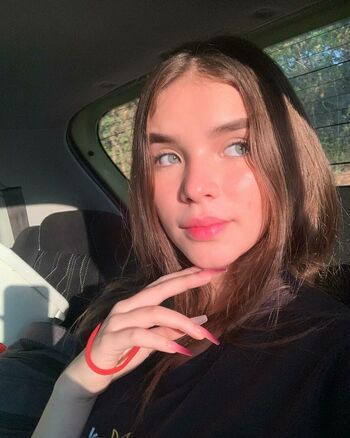 Adri Caceres
