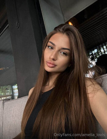 amelia_lovis