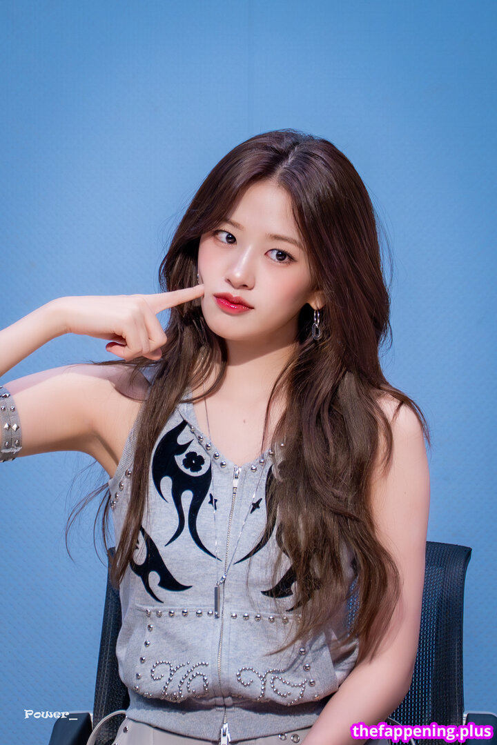 An Yujin 안유진 |
