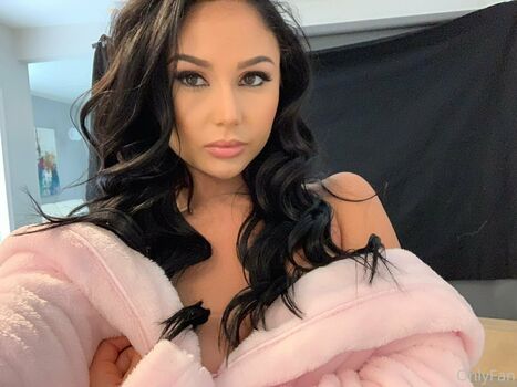 arianamarie