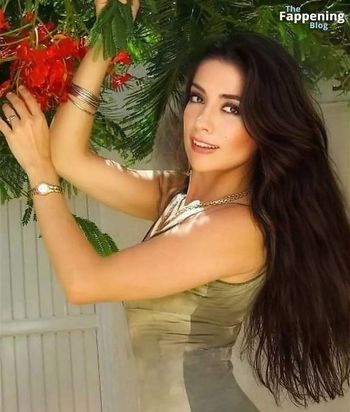Bella De La Vega