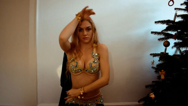 Belly Dancer Lisa