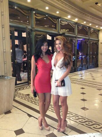 Cafe Lu Girls