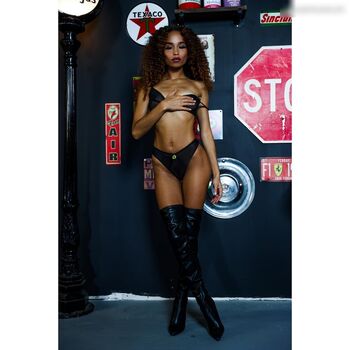 Cecilia Lion