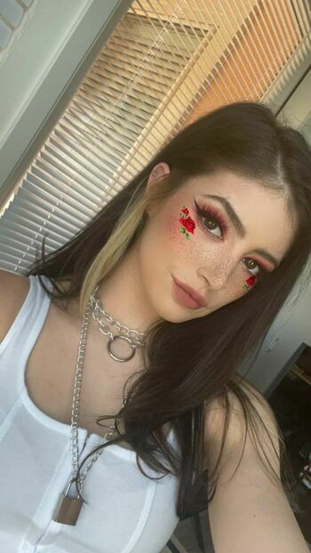 Chrissy Costanza