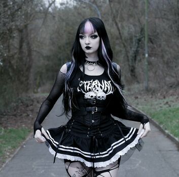 CreepyCassy