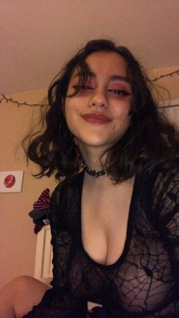 crosseyedivy
