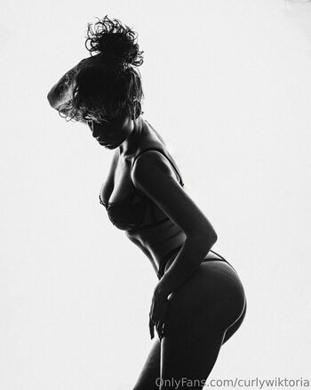 curlywiktoria