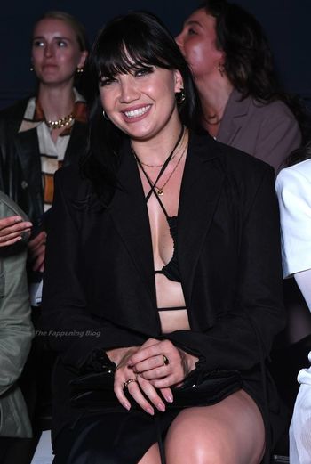 Daisy Lowe