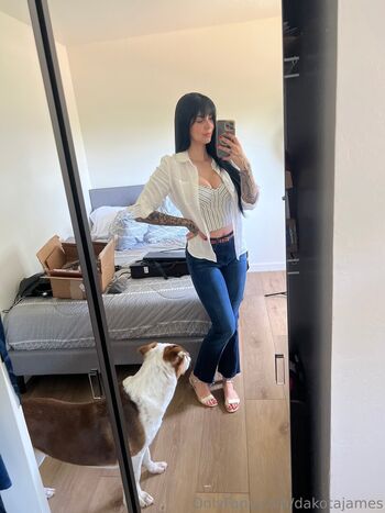 dakotajames