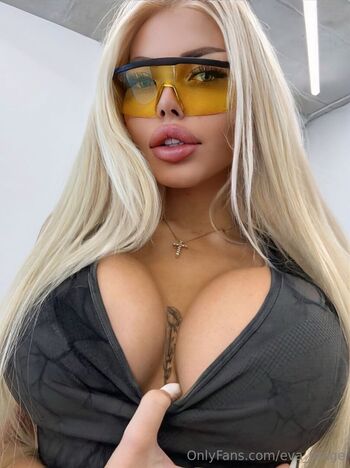 eva_rouge