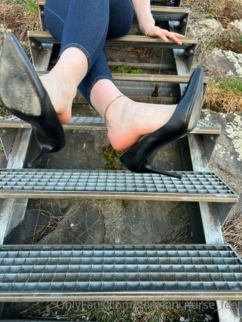german_nurse_feet