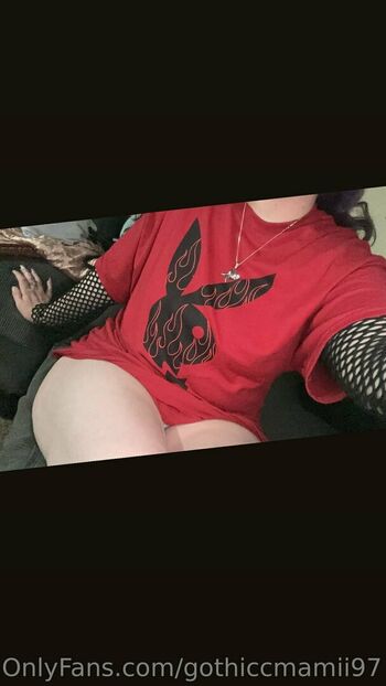 gothiccmamii97