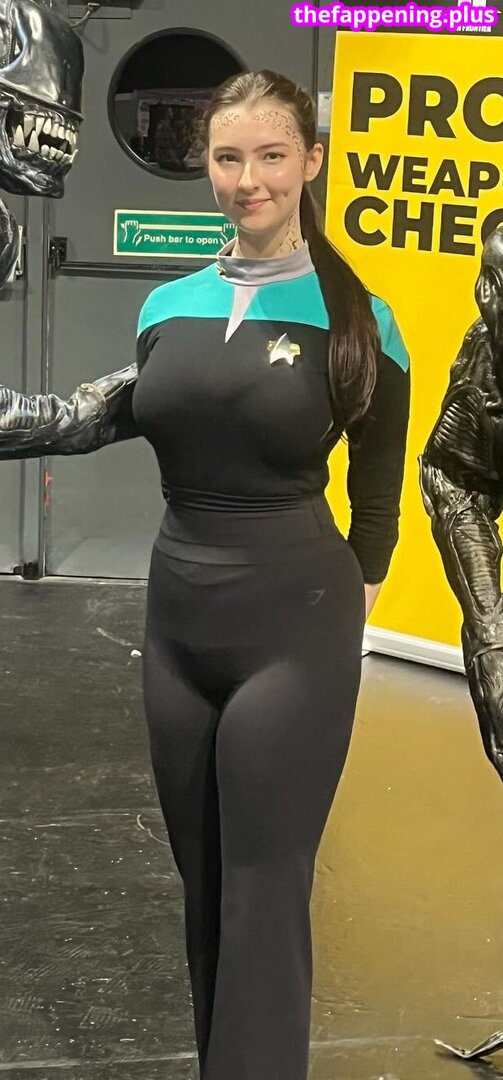 Half.vulcan.girl
