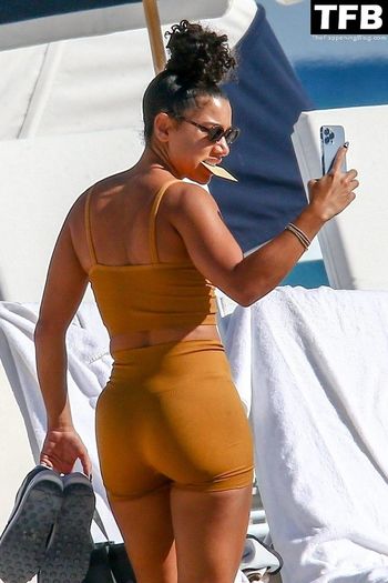 Hannah Fallis Bronfman