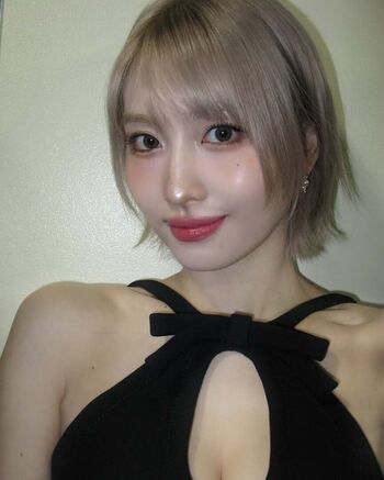 Hirai Momo