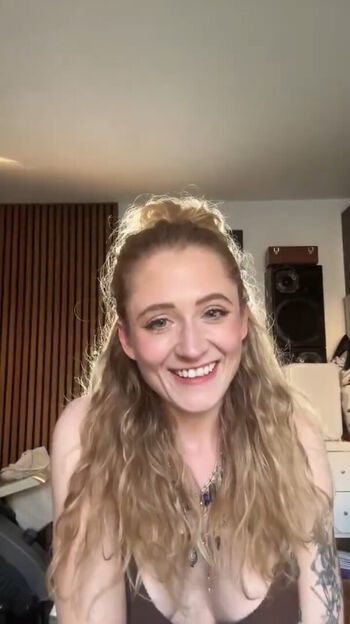 Janet Devlin