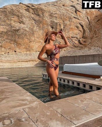 Khloe Terae