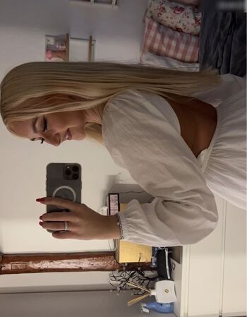 Lara-Charlotte