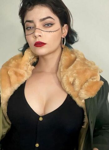 Lari Anjos