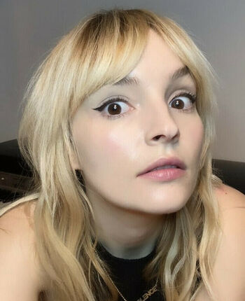 Lauren Mayberry
