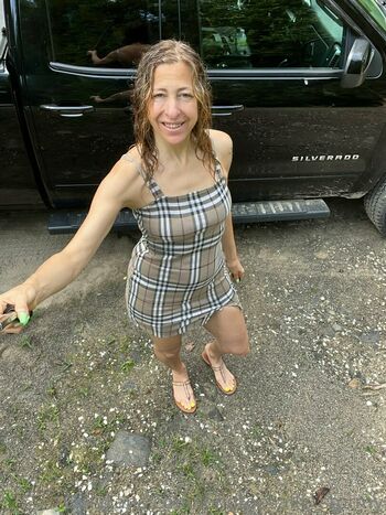 longtoesally_stormy