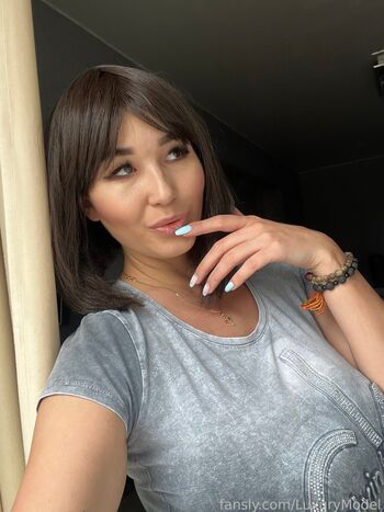 LuxuryModel