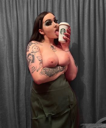 Missspookyrose