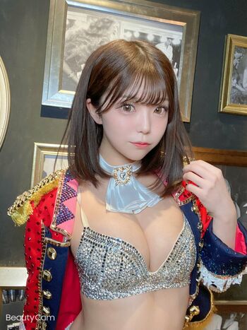 momo_burlesque