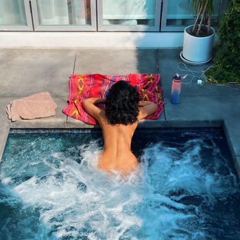 Nazanin Mandi