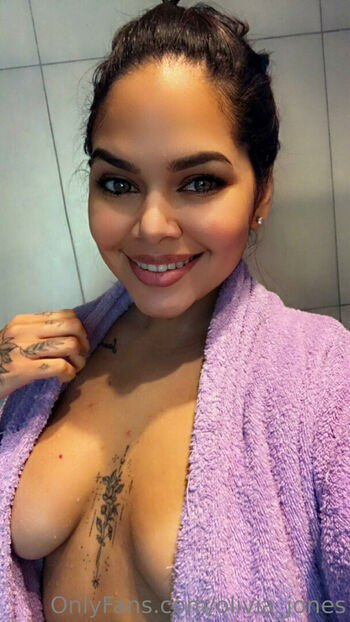 olivia_jones2