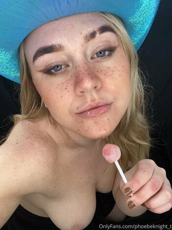 phoebeknight_t
