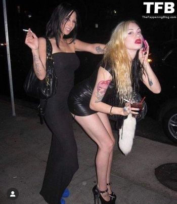 Porcelain Black