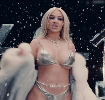 Shirin David