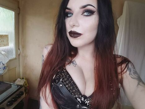 ThrashMetalDoll