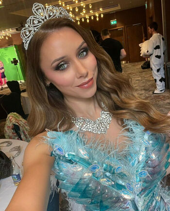 Una Healy