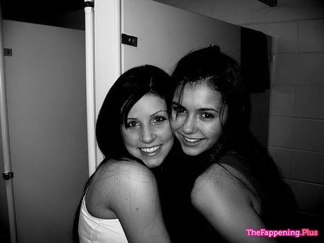 Nina Dobrev